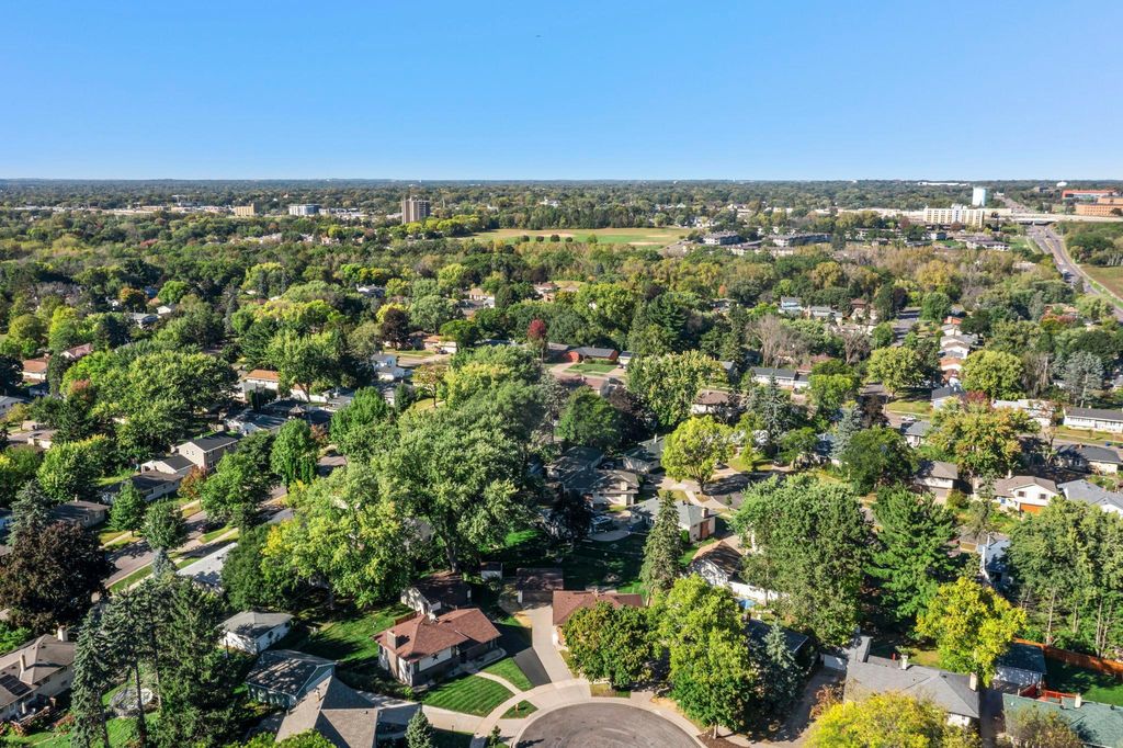 2219 Cardinal Place, Saint Paul, MN 55119