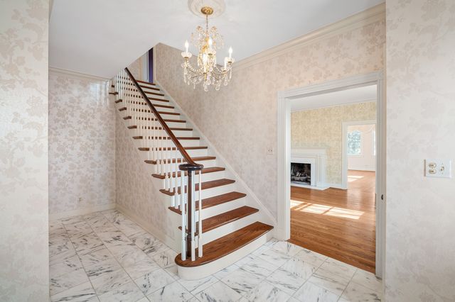 2304 Woodmont Blvd, Nashville, TN 37215