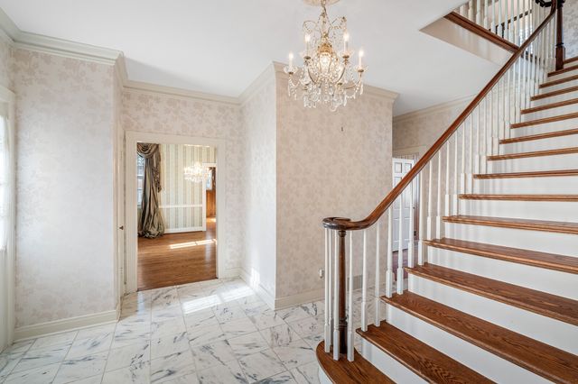 2304 Woodmont Blvd, Nashville, TN 37215