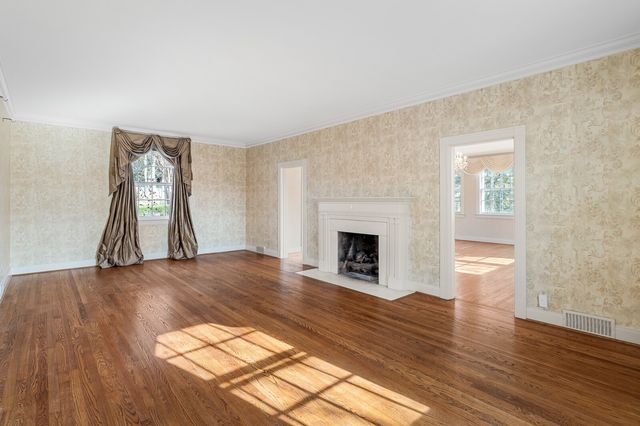 2304 Woodmont Blvd, Nashville, TN 37215