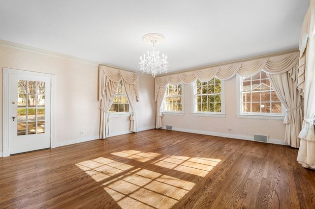 2304 Woodmont Blvd, Nashville, TN 37215