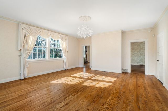 2304 Woodmont Blvd, Nashville, TN 37215