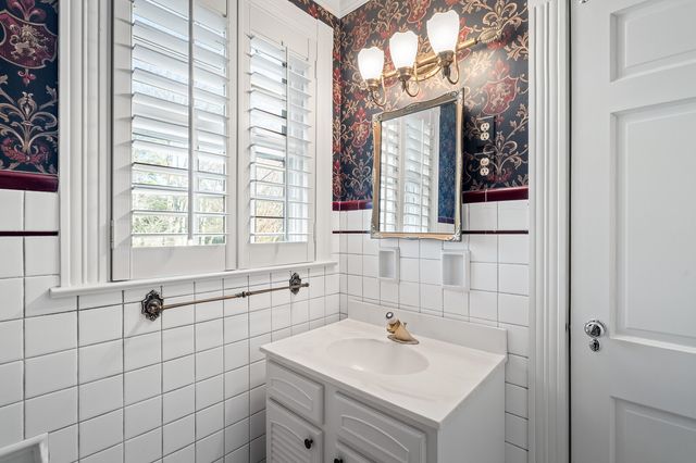 2304 Woodmont Blvd, Nashville, TN 37215