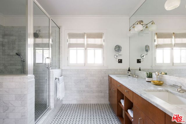 4207 Dundee Drive, Los Angeles, CA 90027