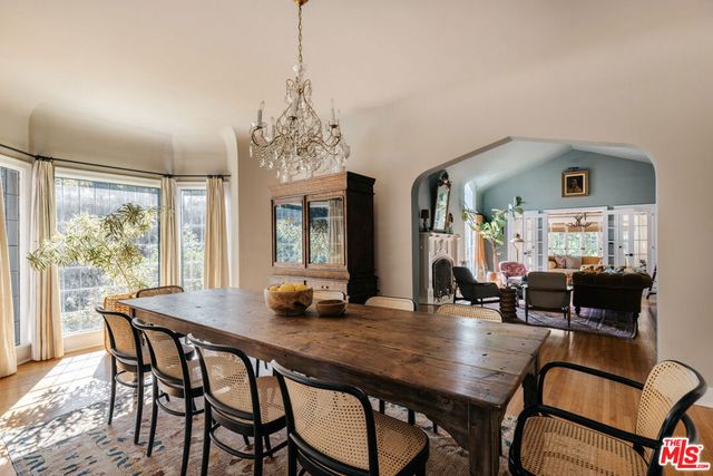 4207 Dundee Drive, Los Angeles, CA 90027