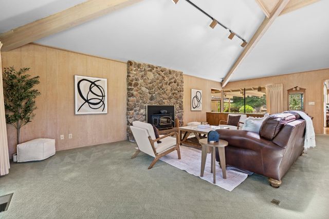 8860 Auburn Valley Rd, Auburn, CA 95602