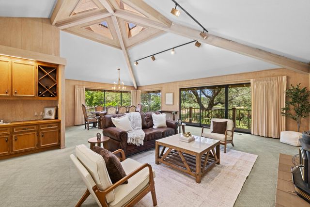 8860 Auburn Valley Rd, Auburn, CA 95602