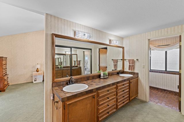 8860 Auburn Valley Rd, Auburn, CA 95602