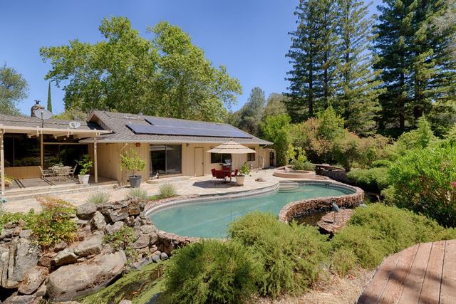 8860 Auburn Valley Rd, Auburn, CA 95602