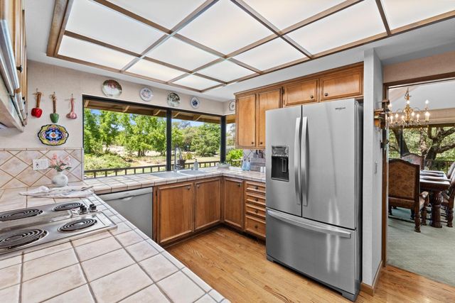 8860 Auburn Valley Rd, Auburn, CA 95602