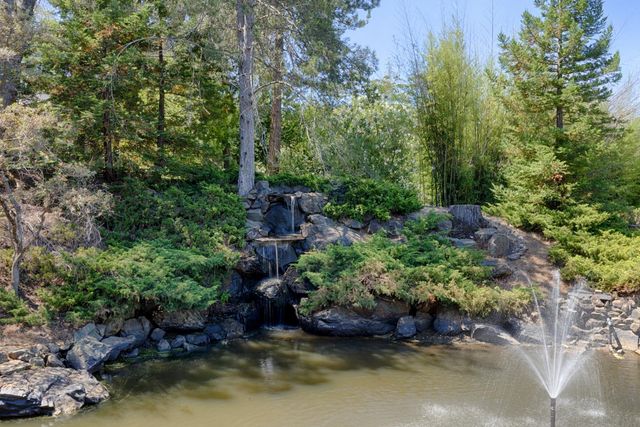 8860 Auburn Valley Rd, Auburn, CA 95602