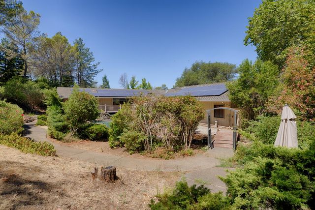8860 Auburn Valley Rd, Auburn, CA 95602