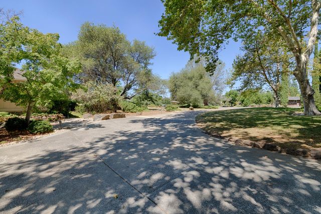 8860 Auburn Valley Rd, Auburn, CA 95602