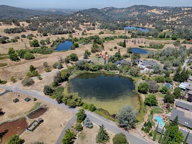 8860 Auburn Valley Rd, Auburn, CA 95602
