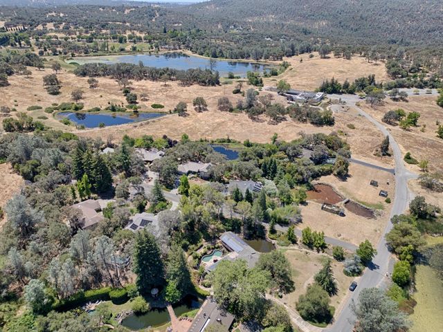 8860 Auburn Valley Rd, Auburn, CA 95602