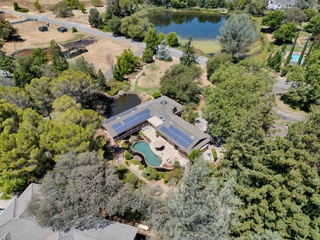 8860 Auburn Valley Rd, Auburn, CA 95602