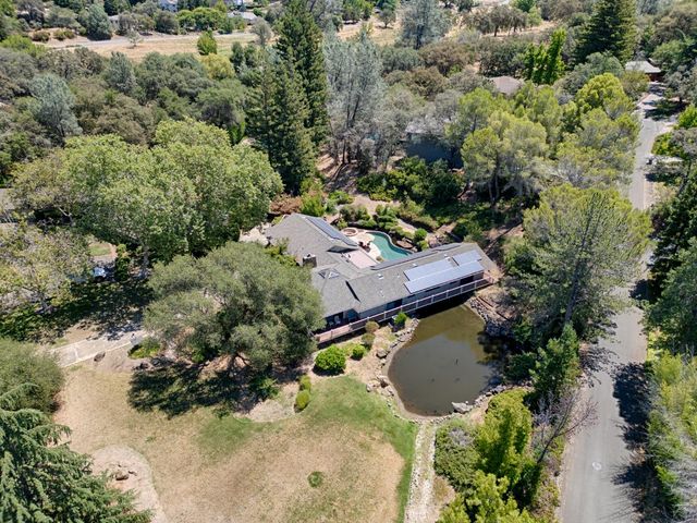 8860 Auburn Valley Rd, Auburn, CA 95602