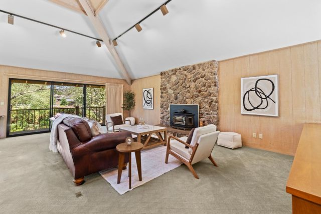 8860 Auburn Valley Rd, Auburn, CA 95602