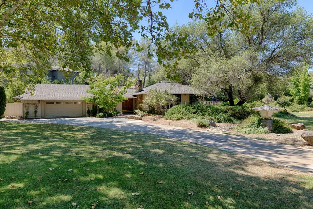 8860 Auburn Valley Rd, Auburn, CA 95602