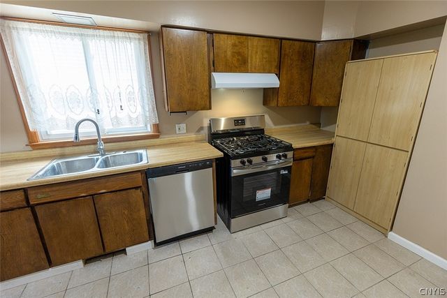 107 Wilmore Place, Syracuse, NY 13208