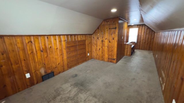 9080 Stahelin Avenue, Detroit, MI 48228