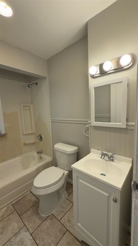 9080 Stahelin Avenue, Detroit, MI 48228