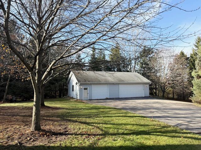 546 Herford DRIVE, Wales, WI 53183