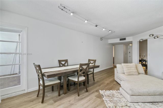 2750 NE 183rd Street 1207, Aventura, FL 33160