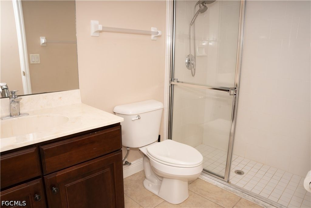 Image 10 of property listing at 295 Destiny CIR, Cape Coral, FL 33990