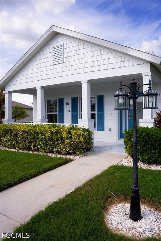 Image 16 of property listing at 295 Destiny CIR, Cape Coral, FL 33990