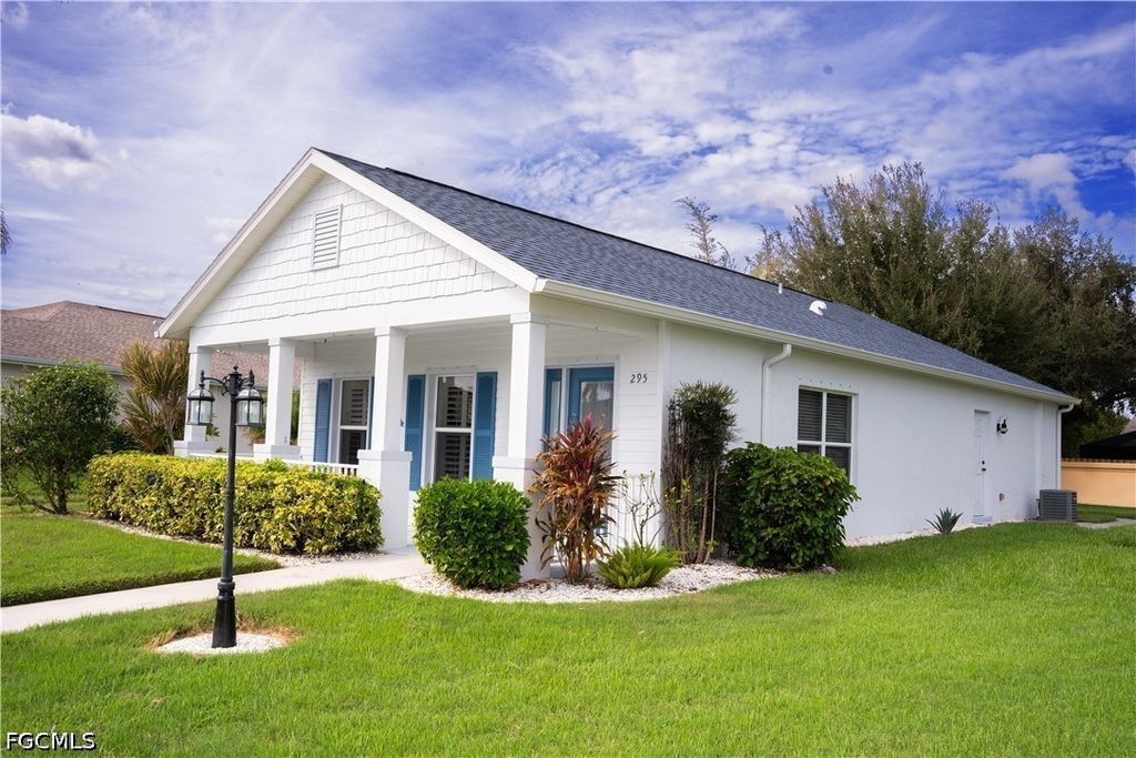 Image 17 of property listing at 295 Destiny CIR, Cape Coral, FL 33990