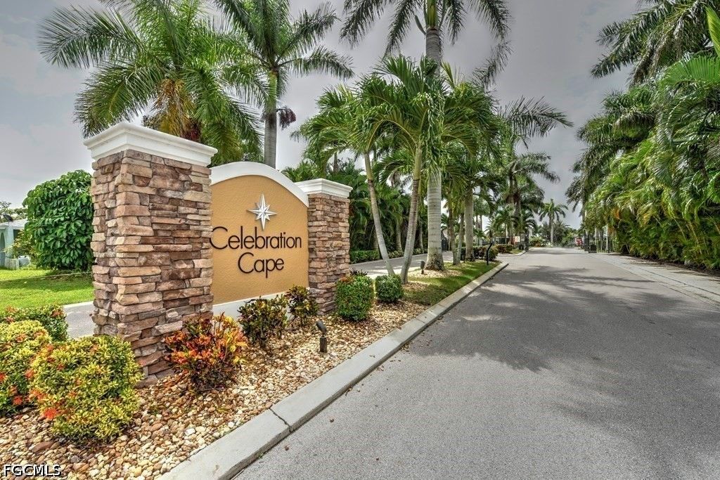 Image 18 of property listing at 295 Destiny CIR, Cape Coral, FL 33990