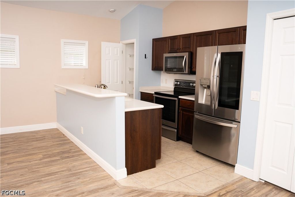 Image 4 of property listing at 295 Destiny CIR, Cape Coral, FL 33990