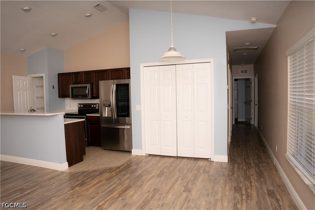 Image 5 of property listing at 295 Destiny CIR, Cape Coral, FL 33990