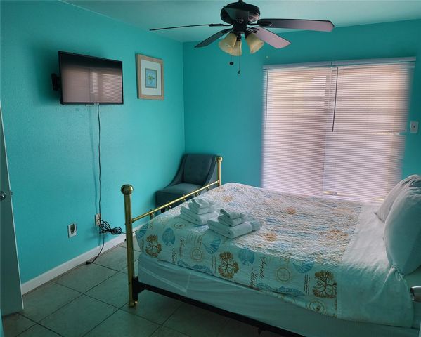9520 Seawall Boulevard 225, Galveston, TX 77554