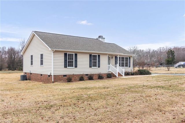 2902 Spencers Way, Browns Summit, NC 27214