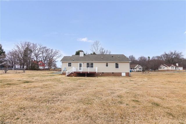 2902 Spencers Way, Browns Summit, NC 27214