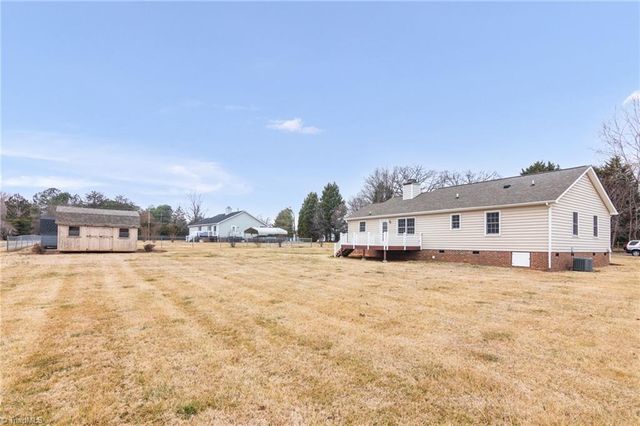 2902 Spencers Way, Browns Summit, NC 27214