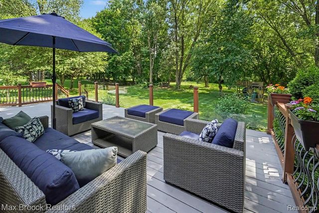 9843 Oak Valley Drive, Clarkston, MI 48348