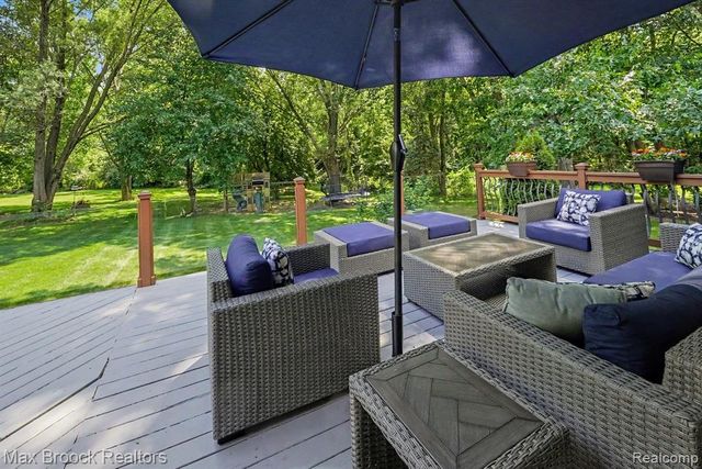 9843 Oak Valley Drive, Clarkston, MI 48348