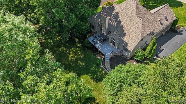 9843 Oak Valley Drive, Clarkston, MI 48348