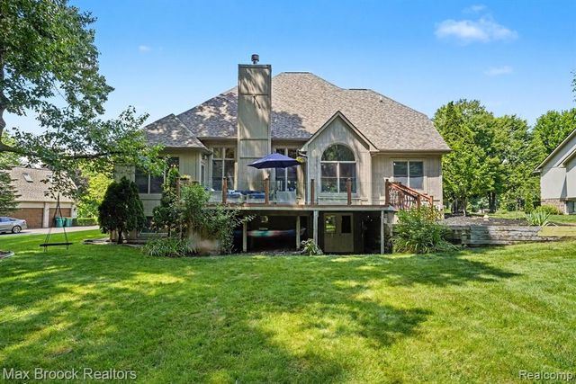 9843 Oak Valley Drive, Clarkston, MI 48348