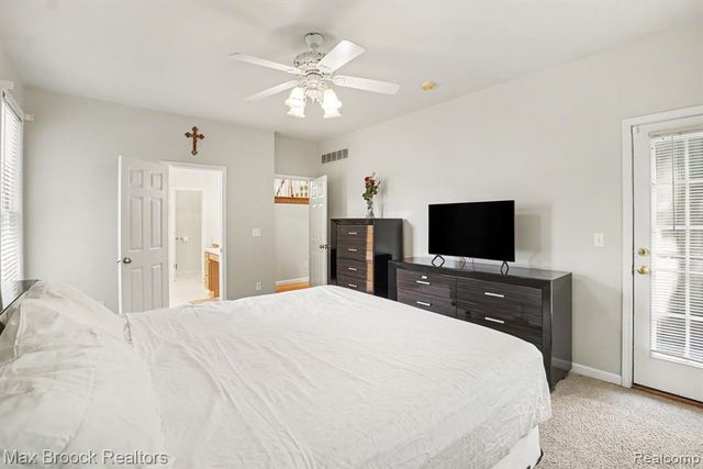 9843 Oak Valley Drive, Clarkston, MI 48348