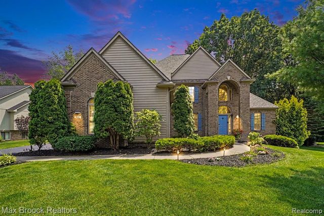 9843 Oak Valley Drive, Clarkston, MI 48348