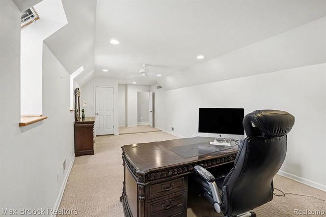 9843 Oak Valley Drive, Clarkston, MI 48348