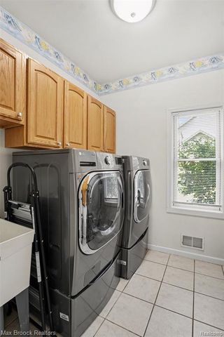 9843 Oak Valley Drive, Clarkston, MI 48348