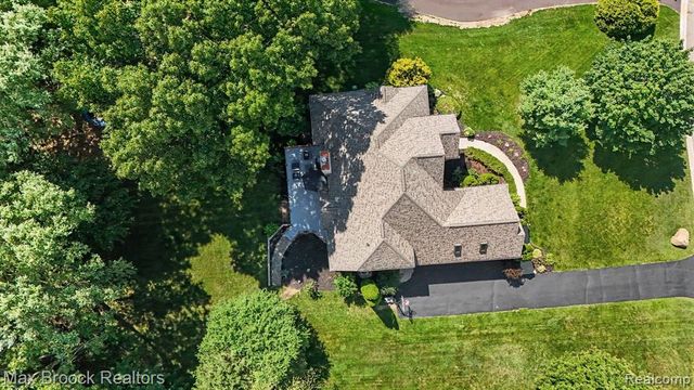 9843 Oak Valley Drive, Clarkston, MI 48348