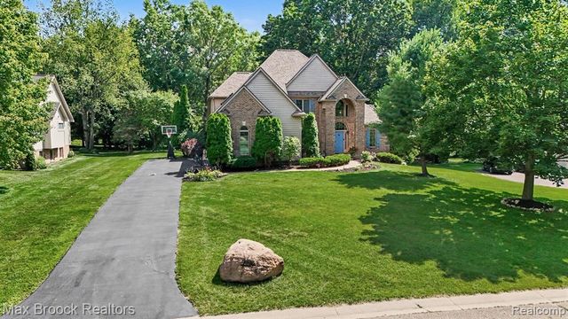 9843 Oak Valley Drive, Clarkston, MI 48348