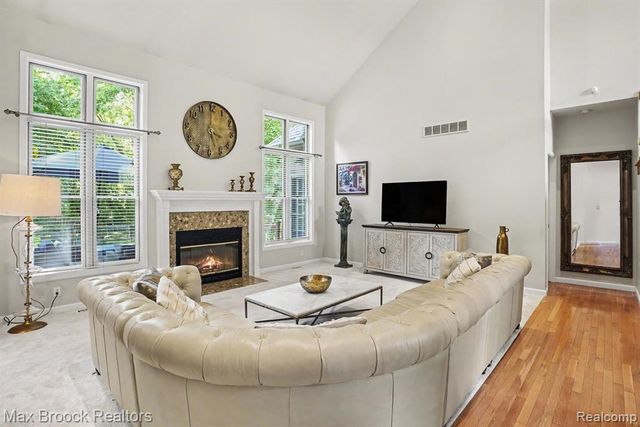 9843 Oak Valley Drive, Clarkston, MI 48348