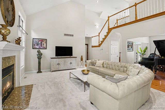 9843 Oak Valley Drive, Clarkston, MI 48348
